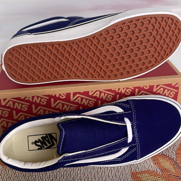 Vans WMNS Old Skool
Color Theory Beacon Blue
VN0005UFBYM
Sneakers - Picture 5 of 16